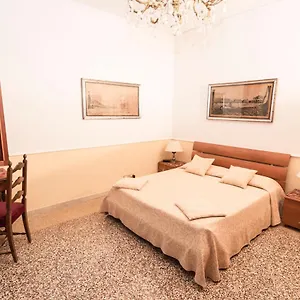  Apartamento Alla Fenice Italia