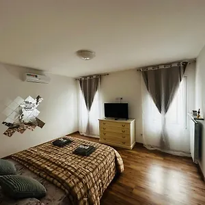 La Casa , Beccacivetta Italia
